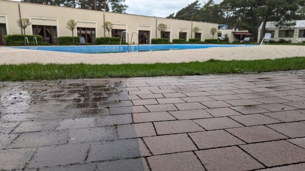 Mycie kostki w parku biznesowym LAS WODA