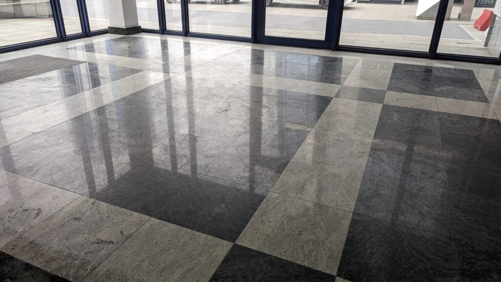 Fragment wnętrza hallu VTover