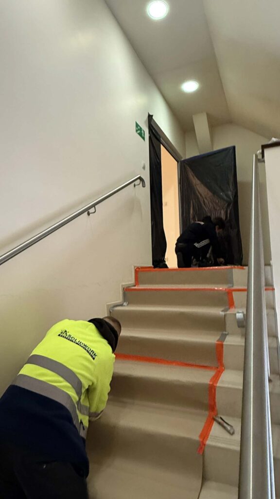 Zabezpieczanie podłóg w obiekcie, w którym będą wykonywane prace demontażowe i wyburzeniowe